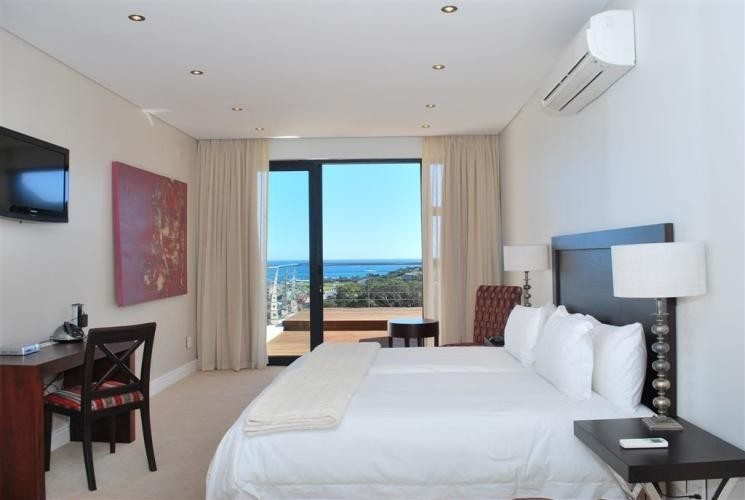 Photo 8 of Head South Villa accommodation in Camps Bay, Cape Town with 5 bedrooms and 5 bathrooms