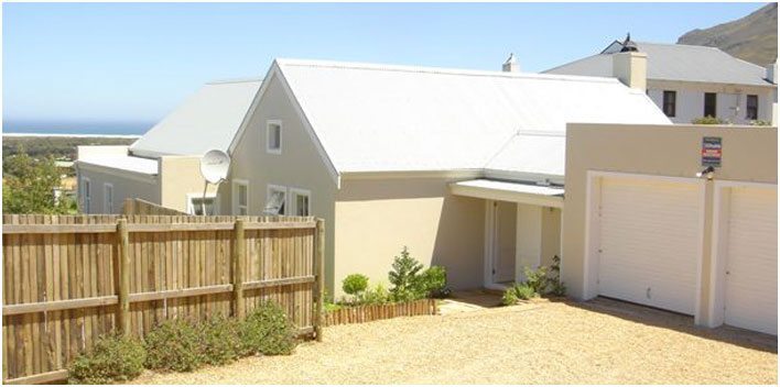 Photo 18 of High Riding accommodation in Noordhoek, Cape Town with 3 bedrooms and 2 bathrooms