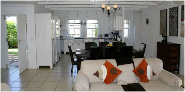 Photo 10 of High Riding accommodation in Noordhoek, Cape Town with 3 bedrooms and 2 bathrooms