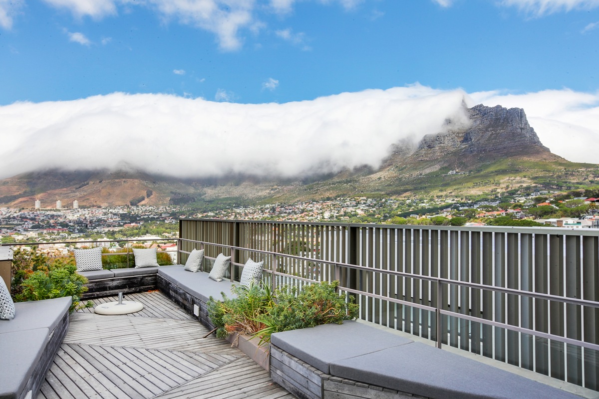 Photo 18 of Hildene Haven accommodation in Tamboerskloof, Cape Town with 4 bedrooms and 4 bathrooms