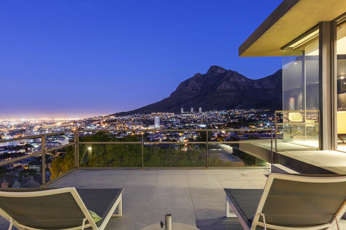 Photo 7 of Hildene Haven accommodation in Tamboerskloof, Cape Town with 4 bedrooms and 4 bathrooms