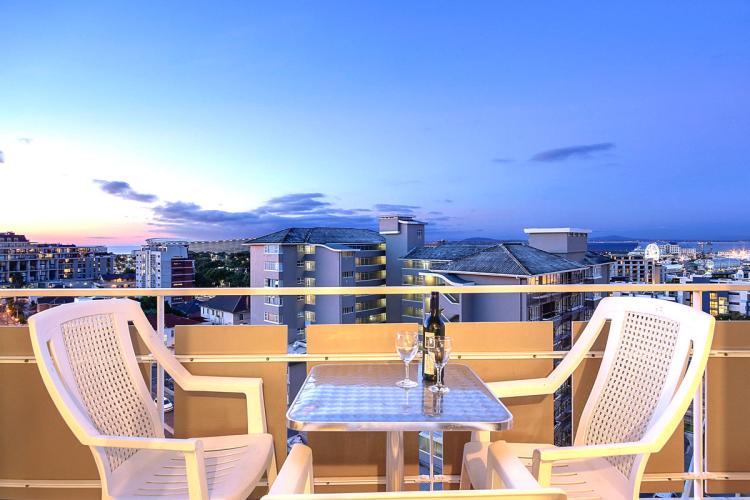 Photo 1 of Hillside Heights accommodation in Green Point, Cape Town with 2 bedrooms and 1 bathrooms