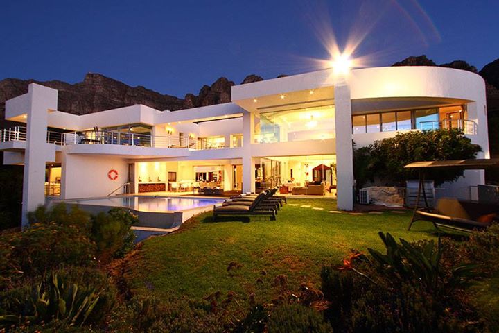 Photo 2 of Hollywood Mansion accommodation in Camps Bay, Cape Town with 5 bedrooms and 5.5 bathrooms