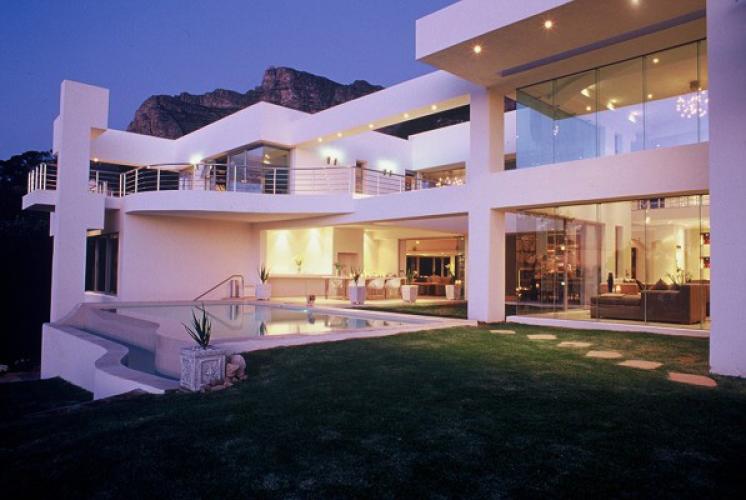 Photo 7 of Hollywood Mansion accommodation in Camps Bay, Cape Town with 5 bedrooms and 5.5 bathrooms