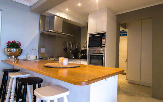 Photo 5 of Horak Avenue Townhouse accommodation in Camps Bay, Cape Town with 3 bedrooms and 3 bathrooms
