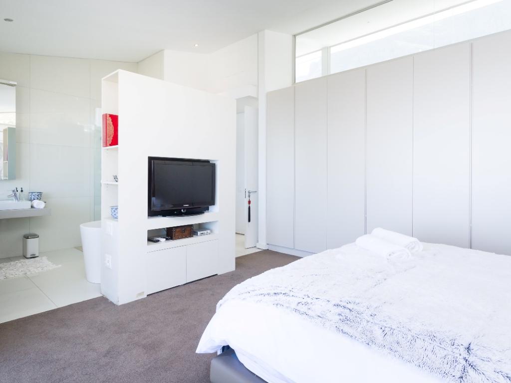 Photo 11 of Horak Haven accommodation in Camps Bay, Cape Town with 3 bedrooms and 3 bathrooms