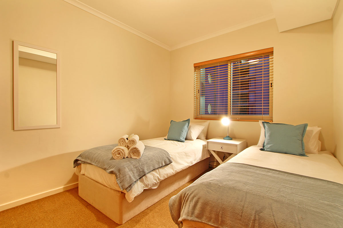 Photo 17 of Horizon Bay 702 accommodation in Bloubergstrand, Cape Town with 3 bedrooms and 2 bathrooms