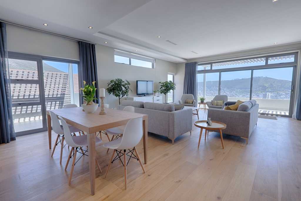 Photo 23 of Horizon Views Penthouse accommodation in Vredehoek, Cape Town with 3 bedrooms and 2 bathrooms