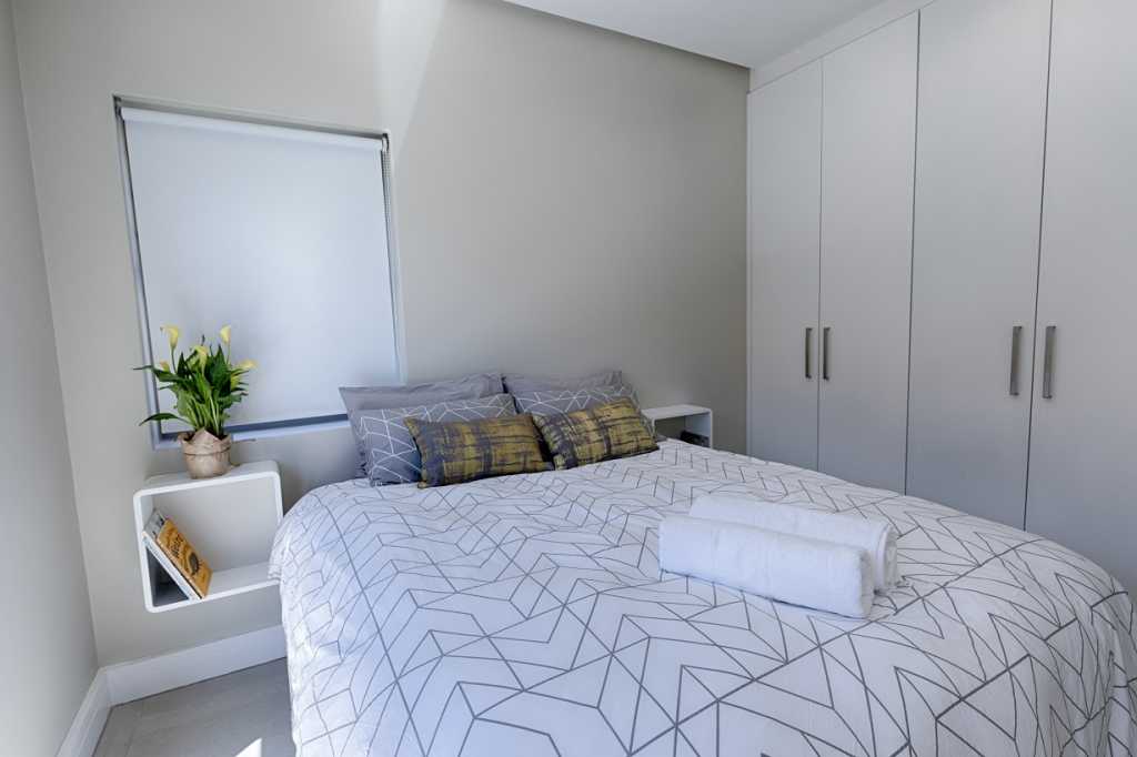 Photo 7 of Horizon Views Penthouse accommodation in Vredehoek, Cape Town with 3 bedrooms and 2 bathrooms