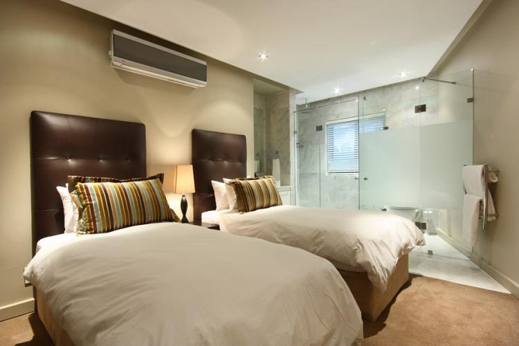 Photo 4 of Houghton Heights 3 Bed accommodation in Camps Bay, Cape Town with 3 bedrooms and 3 bathrooms