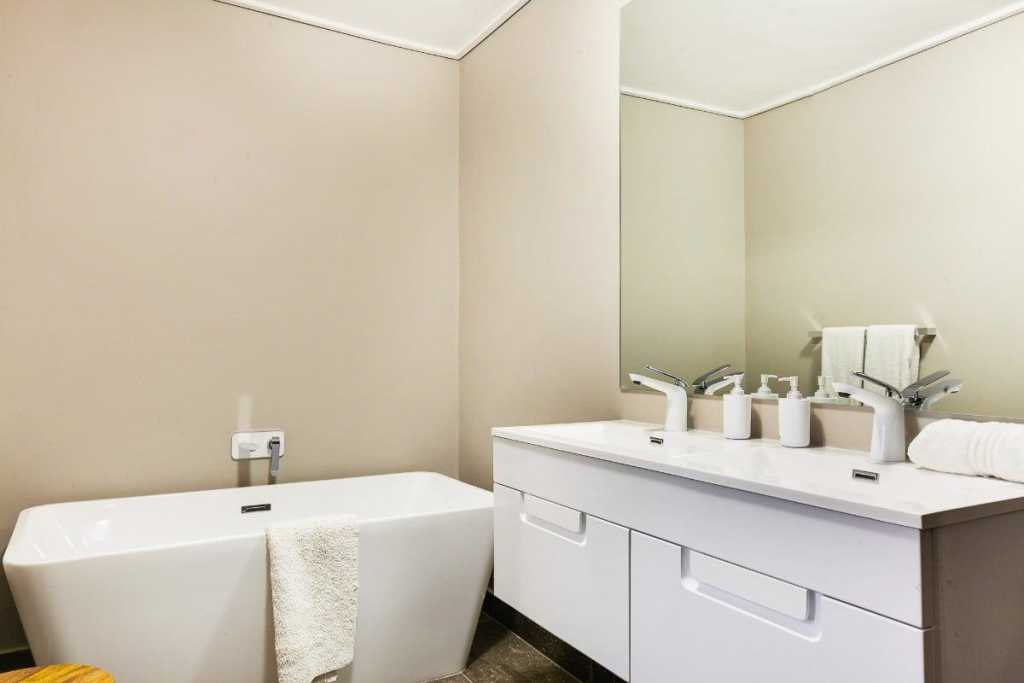 Photo 11 of Houghton Views accommodation in Camps Bay, Cape Town with 4 bedrooms and 4 bathrooms
