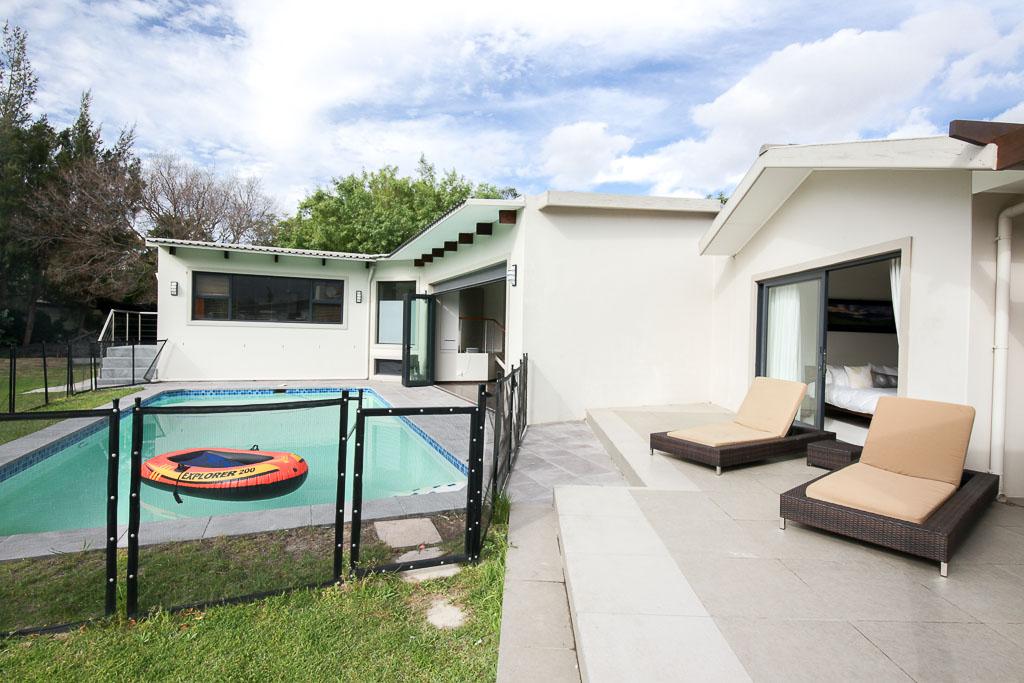 Photo 3 of House Nirvana accommodation in Constantia, Cape Town with 6 bedrooms and 4 bathrooms