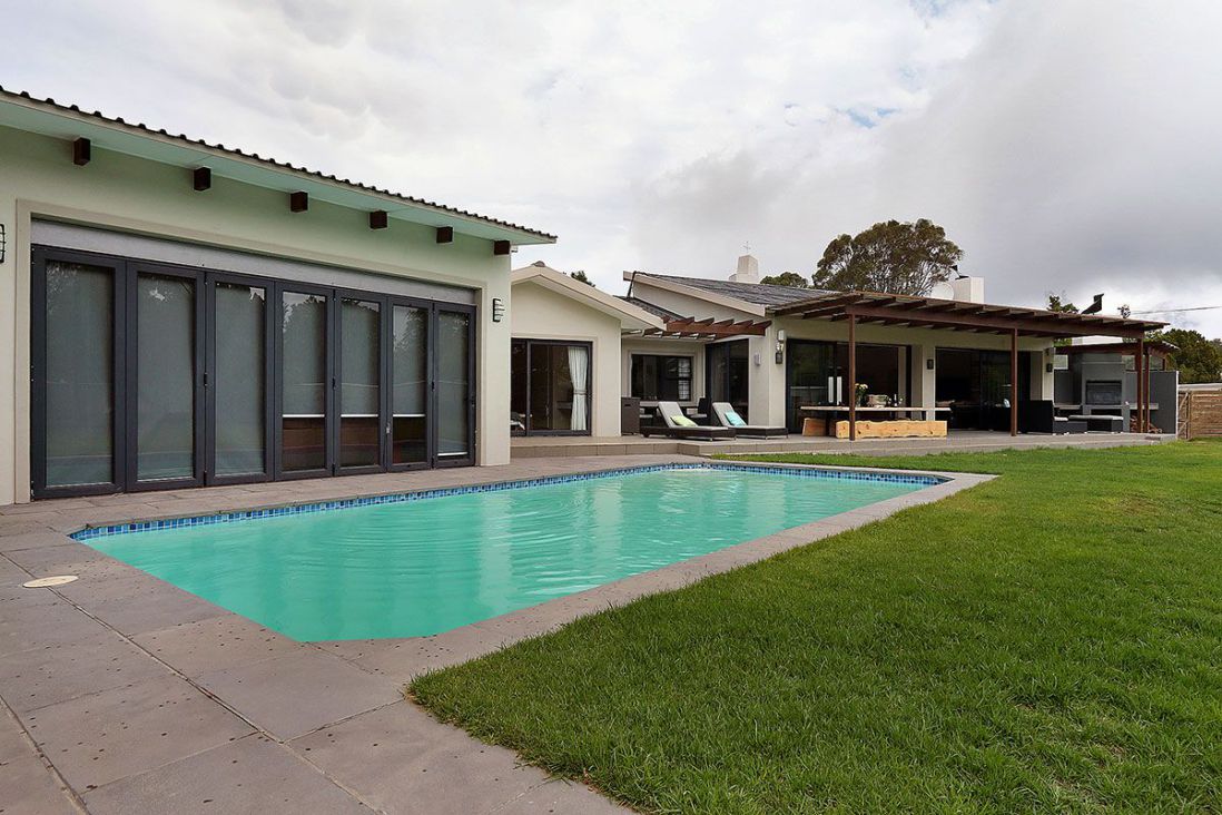 Photo 8 of House Nirvana accommodation in Constantia, Cape Town with 6 bedrooms and 4 bathrooms
