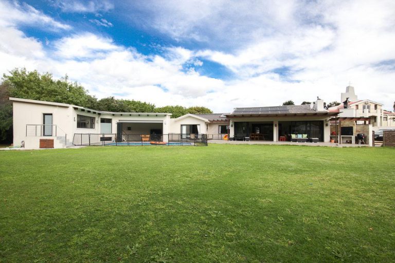 Photo 1 of House Nirvana accommodation in Constantia, Cape Town with 6 bedrooms and 4 bathrooms