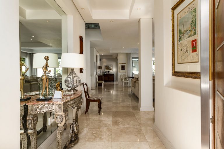Photo 2 of House Normandie accommodation in Fresnaye, Cape Town with 3 bedrooms and 3 bathrooms