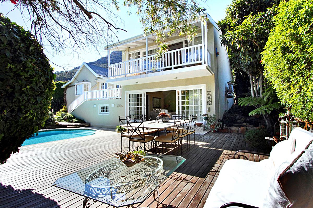 Photo 18 of Hout Bay Darling Villa accommodation in Hout Bay, Cape Town with 4 bedrooms and 3 bathrooms