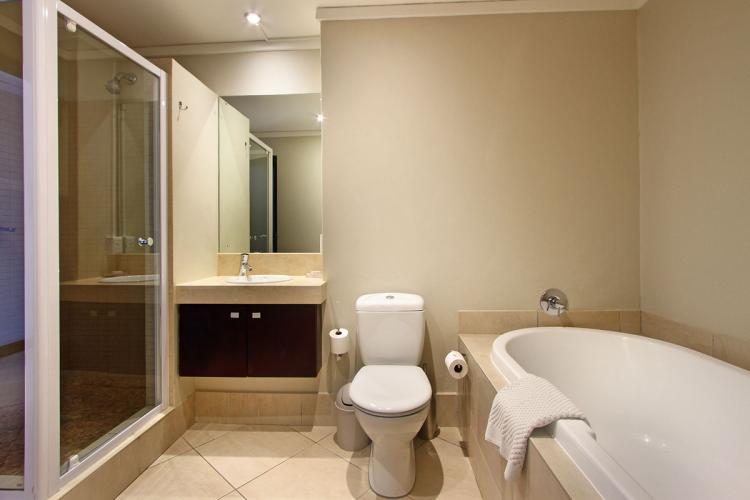 Photo 5 of Icon 1808 accommodation in City Centre, Cape Town with 1 bedrooms and 1 bathrooms