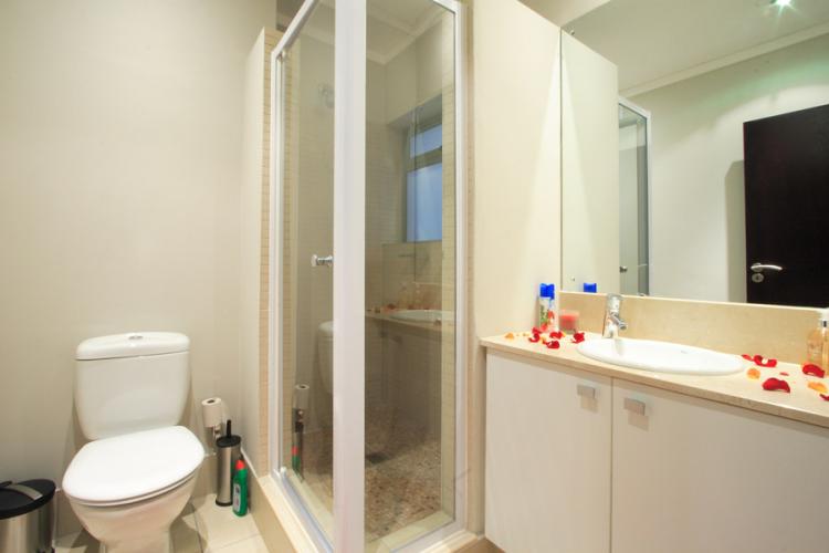 Photo 2 of Icon 903 Apartment accommodation in City Centre, Cape Town with 1 bedrooms and 1 bathrooms