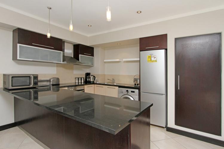 Photo 2 of Icon Apartment 808 accommodation in City Centre, Cape Town with 1 bedrooms and 1 bathrooms