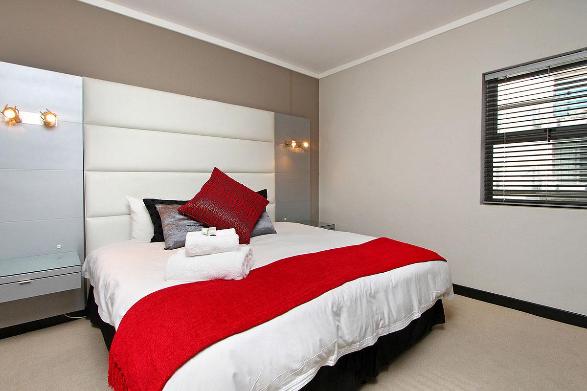 Photo 11 of Icon Blues accommodation in City Centre, Cape Town with 1 bedrooms and 1 bathrooms