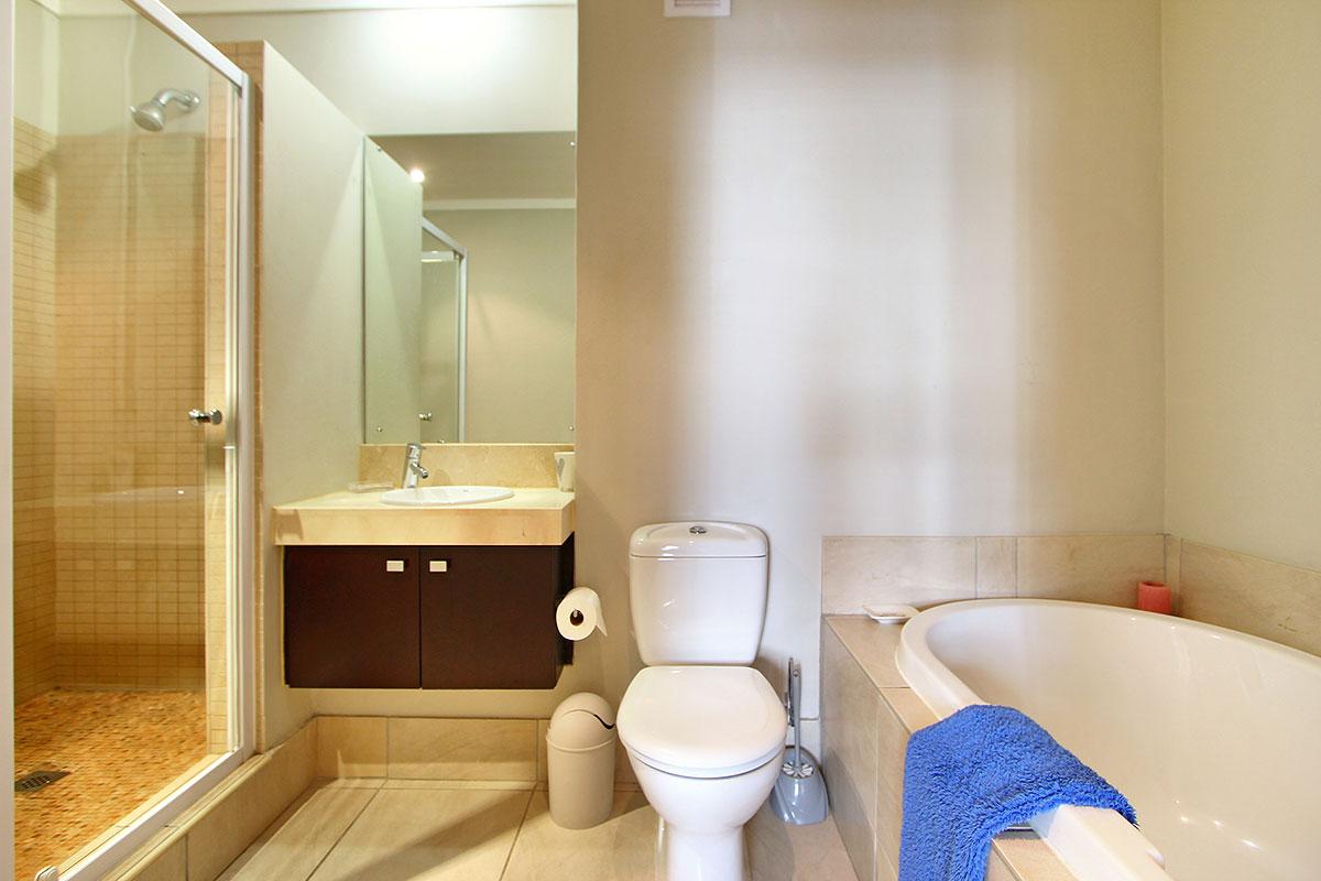 Photo 13 of Icon Blues accommodation in City Centre, Cape Town with 1 bedrooms and 1 bathrooms
