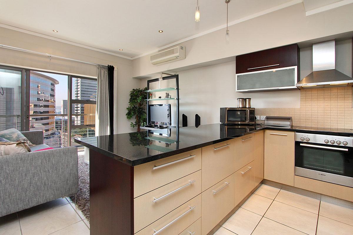 Photo 9 of Icon Blues accommodation in City Centre, Cape Town with 1 bedrooms and 1 bathrooms