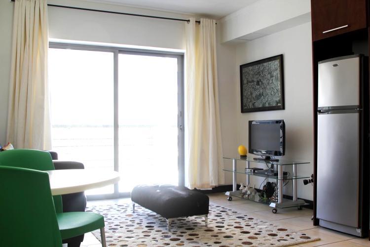 Photo 3 of Icon Studio Apartment accommodation in City Centre, Cape Town with 1 bedrooms and 1 bathrooms