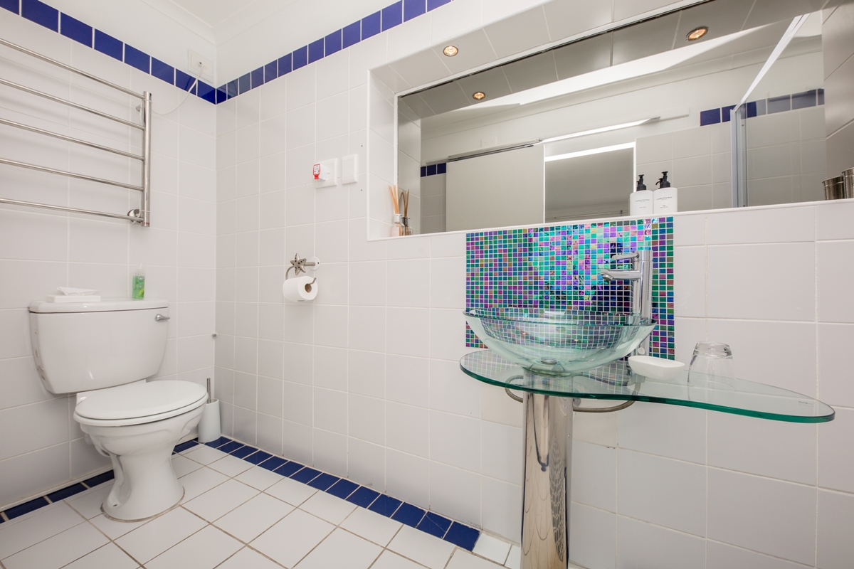 Photo 16 of Indigo Bay – The Penguin accommodation in Camps Bay, Cape Town with 1 bedrooms and 1 bathrooms