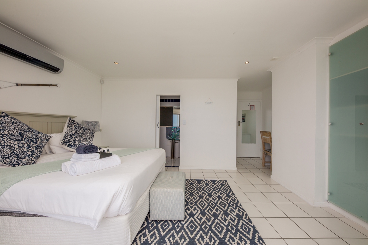 Photo 25 of Indigo Bay – The Penguin accommodation in Camps Bay, Cape Town with 1 bedrooms and 1 bathrooms
