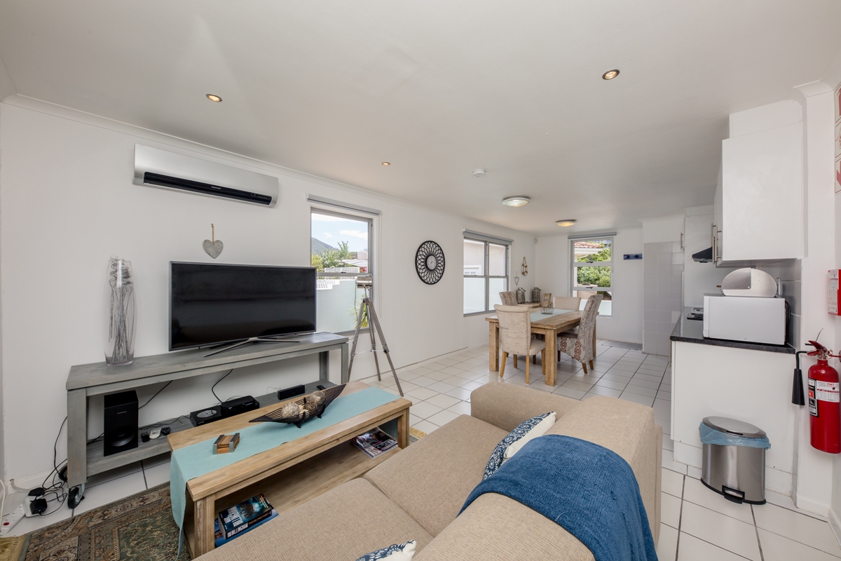 Photo 6 of Indigo Bay – The Penguin accommodation in Camps Bay, Cape Town with 1 bedrooms and 1 bathrooms