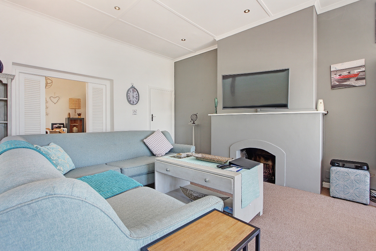 Photo 6 of Indigo Bay – The Villa accommodation in Camps Bay, Cape Town with 4 bedrooms and 4 bathrooms