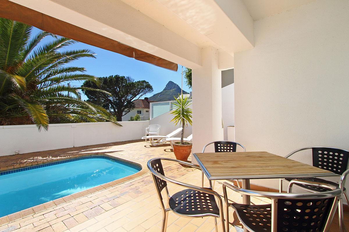 Photo 4 of Ingleside Apartment accommodation in Camps Bay, Cape Town with 2 bedrooms and 1 bathrooms