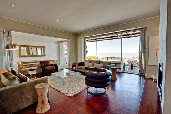 Photo 14 of Ingleside Views accommodation in Camps Bay, Cape Town with 5 bedrooms and 2.5 bathrooms