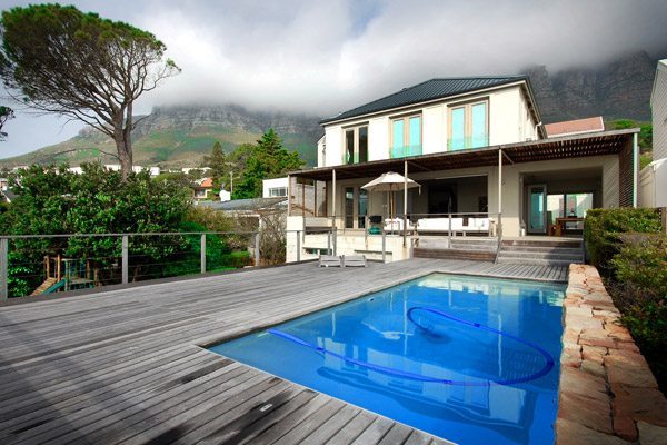 Photo 10 of Ingleside Views accommodation in Camps Bay, Cape Town with 5 bedrooms and 2.5 bathrooms