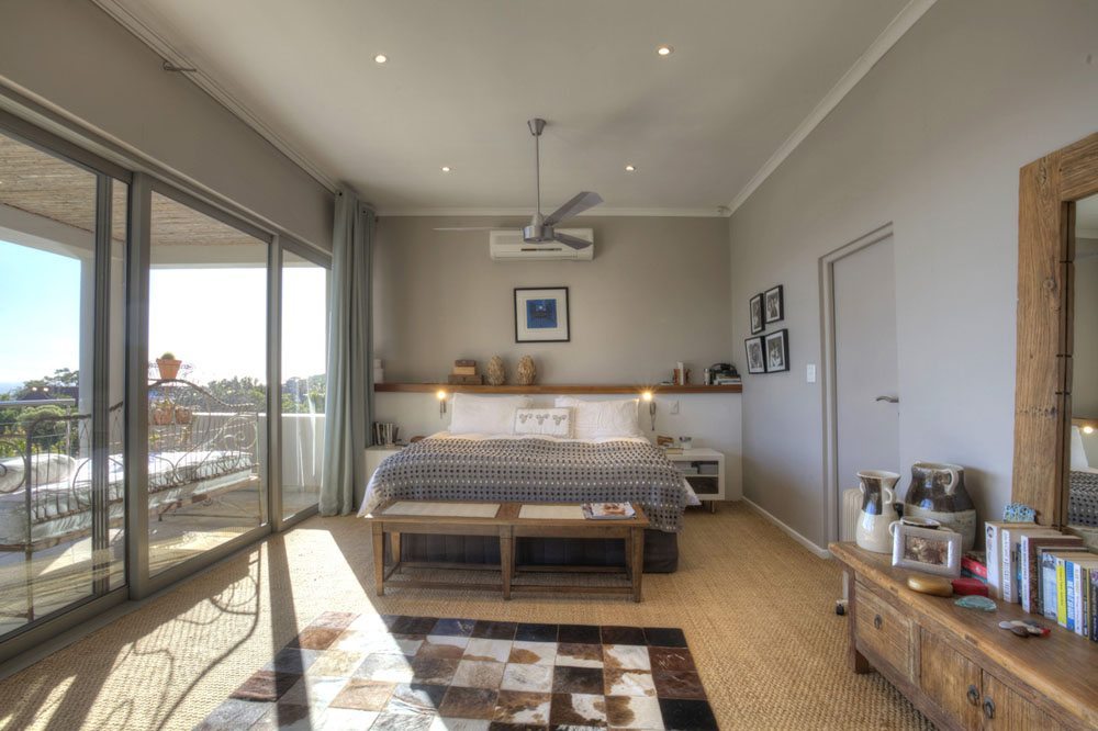 Photo 6 of Ingwelala Camps Bay accommodation in Camps Bay, Cape Town with 4 bedrooms and 4 bathrooms