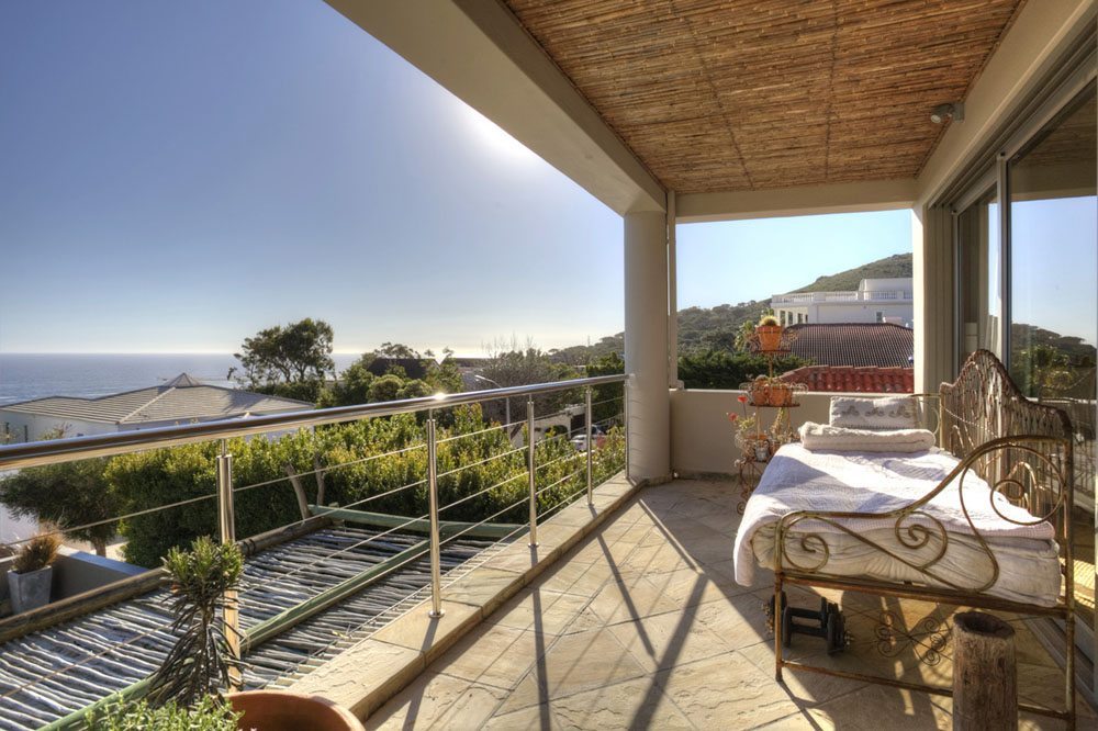 Photo 8 of Ingwelala Camps Bay accommodation in Camps Bay, Cape Town with 4 bedrooms and 4 bathrooms