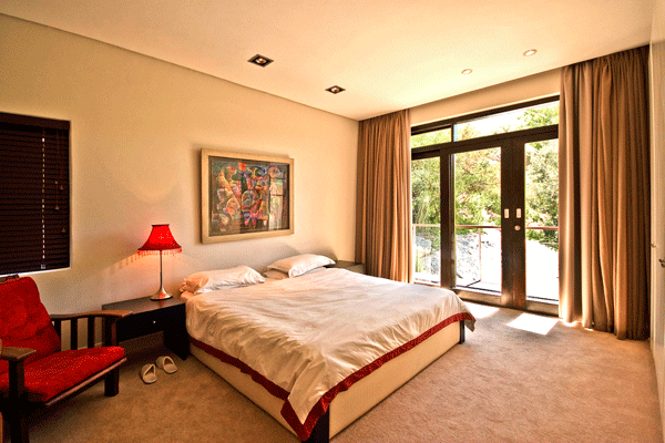 Photo 15 of Ivermark Villa accommodation in Higgovale, Cape Town with 5 bedrooms and 5 bathrooms
