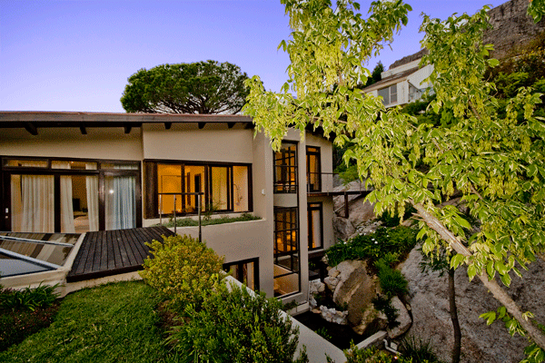 Photo 5 of Ivermark Villa accommodation in Higgovale, Cape Town with 5 bedrooms and 5 bathrooms