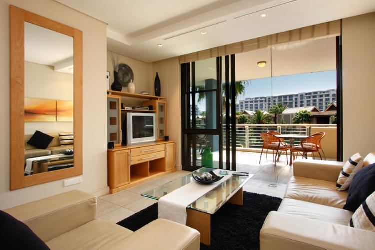 Photo 2 of Juliette 102 accommodation in V&A Waterfront, Cape Town with 1 bedrooms and 1 bathrooms