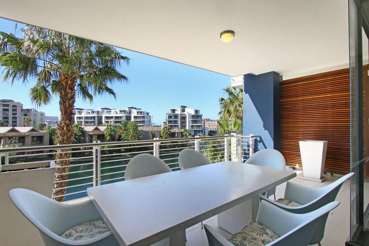 Photo 11 of Juliette 210 accommodation in V&A Waterfront, Cape Town with 1 bedrooms and 1 bathrooms