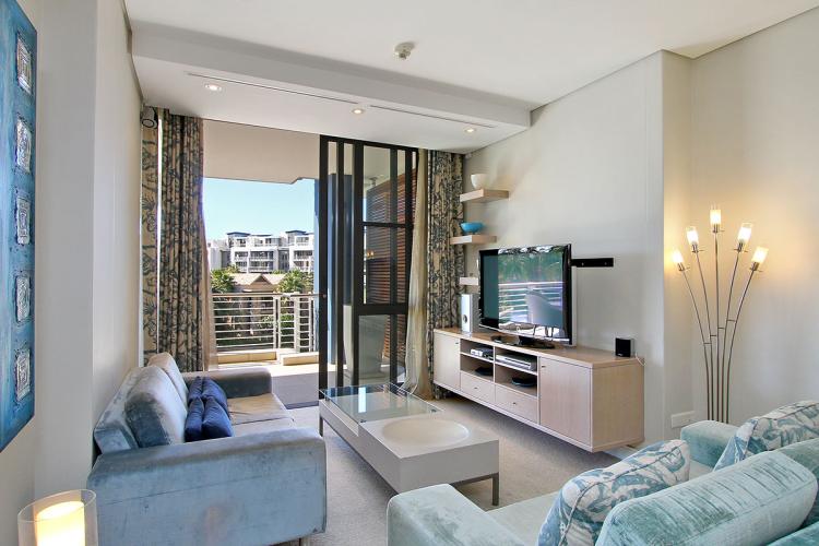 Photo 2 of Juliette 210 accommodation in V&A Waterfront, Cape Town with 1 bedrooms and 1 bathrooms
