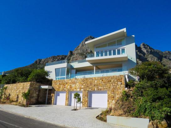 Photo 13 of Kaliva accommodation in Camps Bay, Cape Town with 4 bedrooms and 4 bathrooms