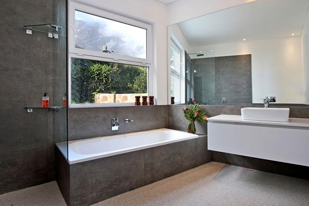 Photo 4 of Kaliva accommodation in Camps Bay, Cape Town with 4 bedrooms and 4 bathrooms