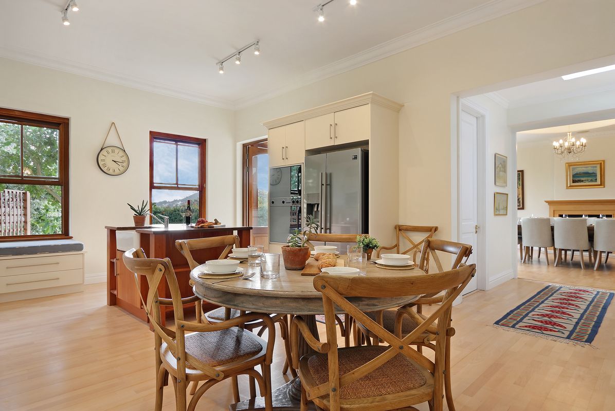Photo 11 of Kenrock Tanglin accommodation in Hout Bay, Cape Town with 6 bedrooms and 5 bathrooms