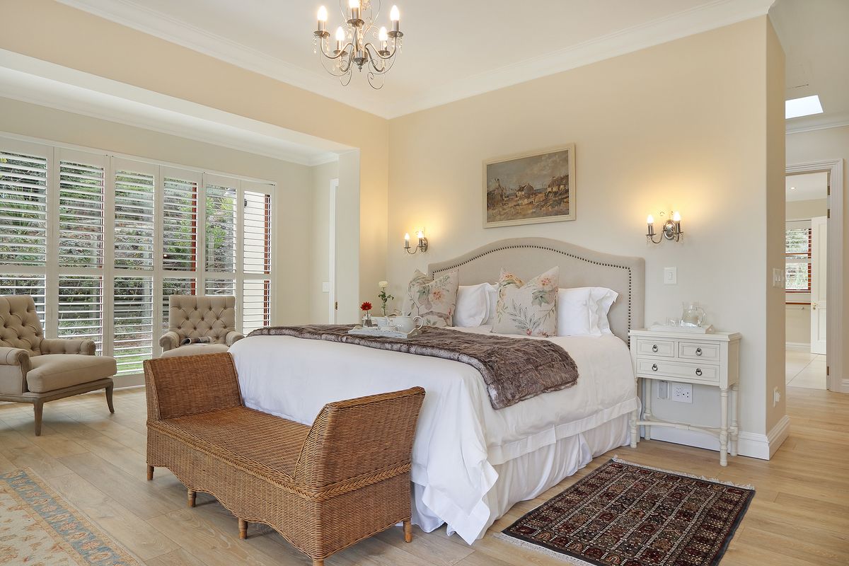 Photo 17 of Kenrock Tanglin accommodation in Hout Bay, Cape Town with 6 bedrooms and 5 bathrooms