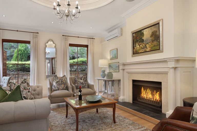 Photo 3 of Kenrock Tanglin accommodation in Hout Bay, Cape Town with 6 bedrooms and 5 bathrooms