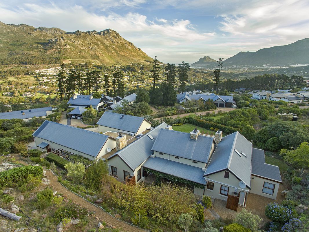 Photo 30 of Kenrock Tanglin accommodation in Hout Bay, Cape Town with 6 bedrooms and 5 bathrooms