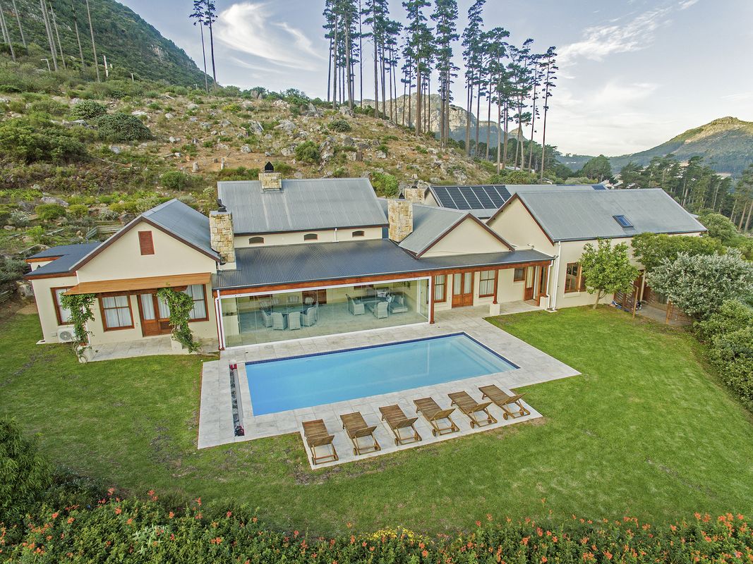Photo 31 of Kenrock Tanglin accommodation in Hout Bay, Cape Town with 6 bedrooms and 5 bathrooms