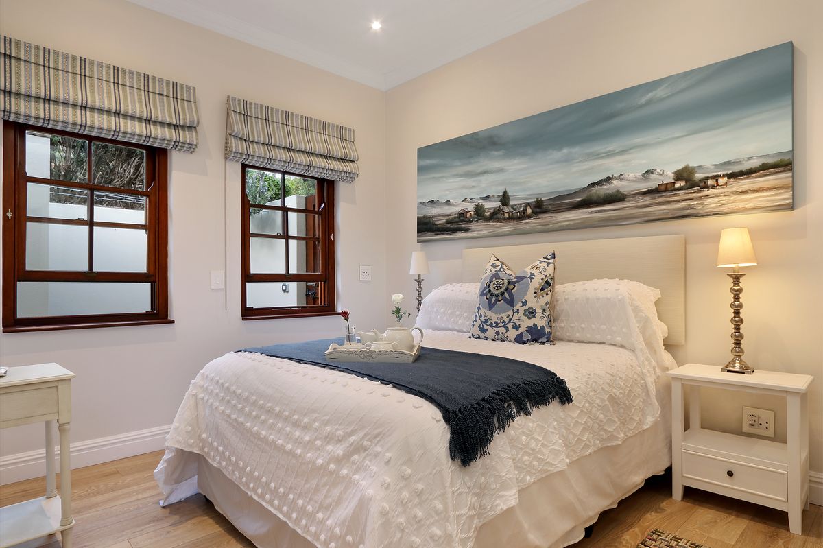 Photo 4 of Kenrock Tanglin accommodation in Hout Bay, Cape Town with 6 bedrooms and 5 bathrooms