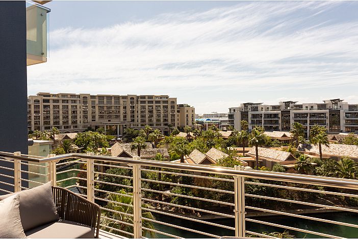 Photo 13 of Kylemore 401 accommodation in V&A Waterfront, Cape Town with 3 bedrooms and 3 bathrooms
